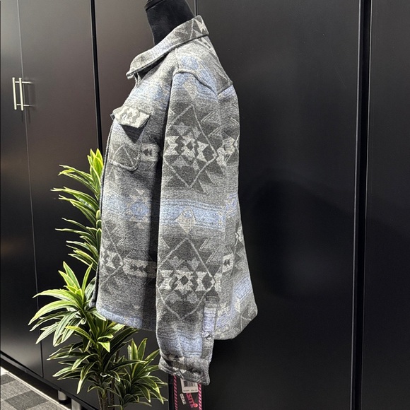 North 15 Apparel Worksite Gear Shacket,fleece lined,chest pocket,Aztec,drop tail - Picture 3 of 10